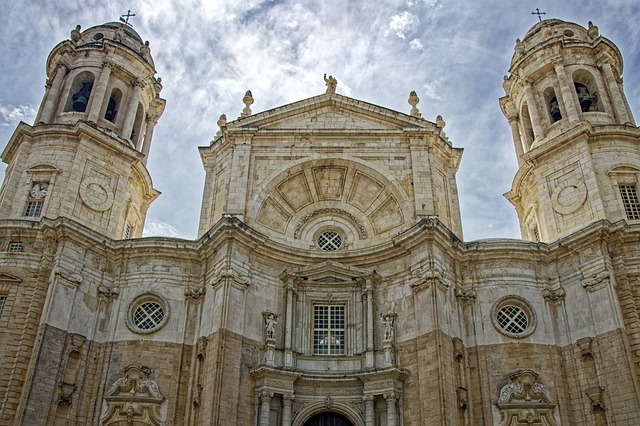 La Virgen del Rosario, patrona de Cádiz